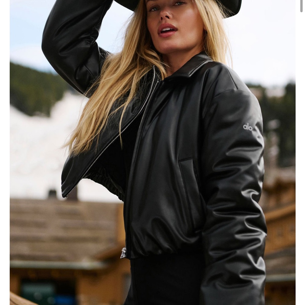ALO Yoga Black leather bomber Jacket M, worn once !!!
